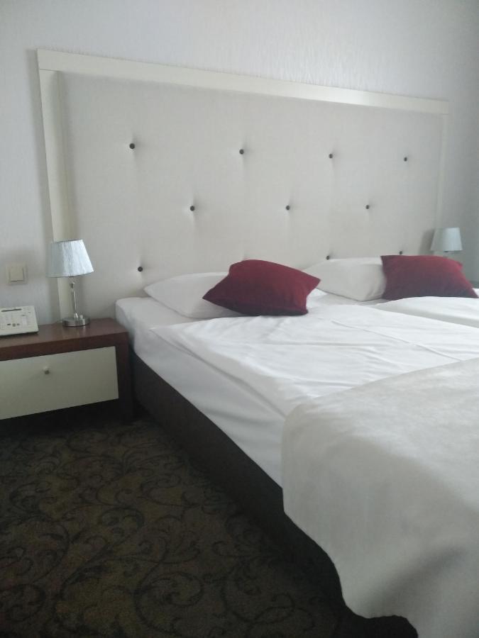 Hotel Prezydencki 4-Star Rzeszów Extérieur photo