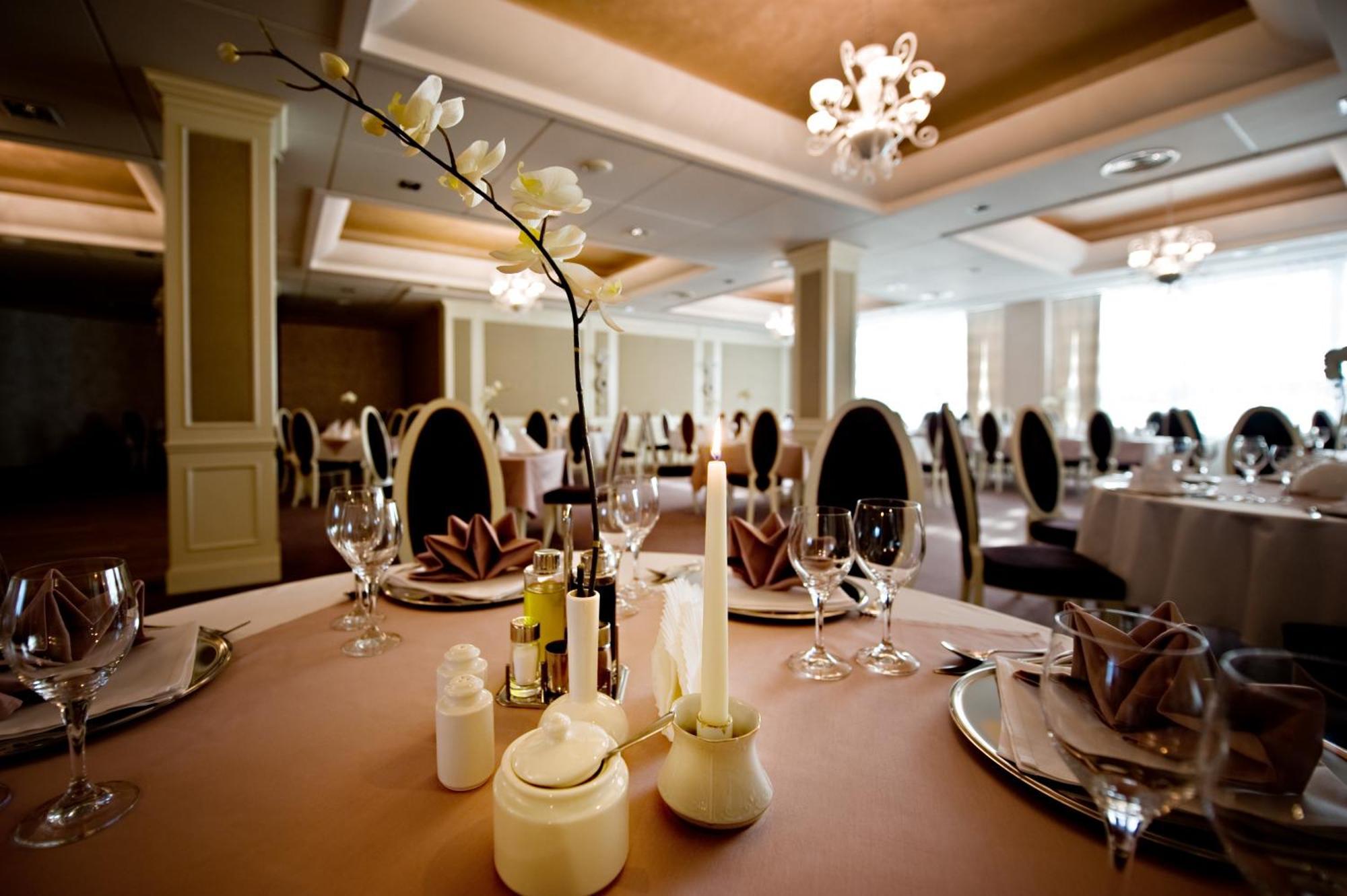 Hotel Prezydencki 4-Star Rzeszów Extérieur photo