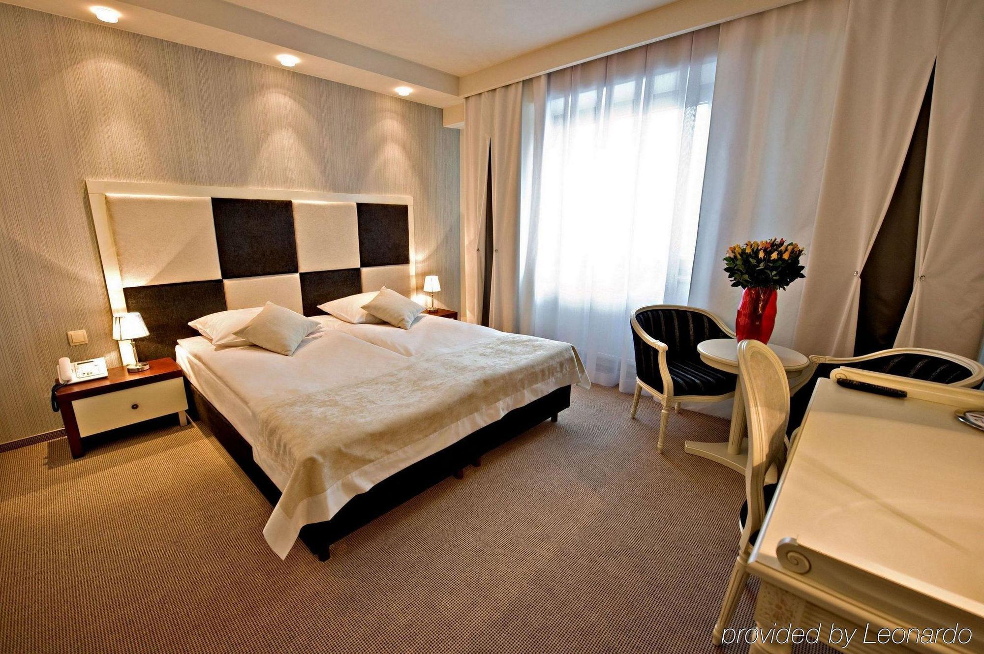 Hotel Prezydencki 4-Star Rzeszów Chambre photo